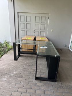 Free desks