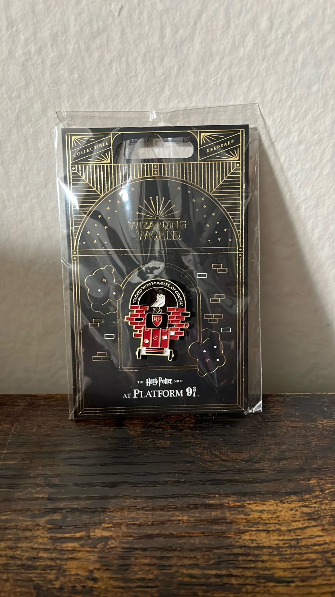 Harry Potter Fan Club Wizarding World Platform 9 3/4 Enamel Pin