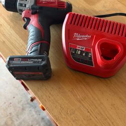 Milwaukee Drill M Oil One Battery Battery Charge 110