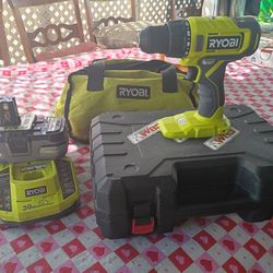 RYOBI DRILL SET WITH FAST CHARGER AND BIG 18 VOLT BATTERY