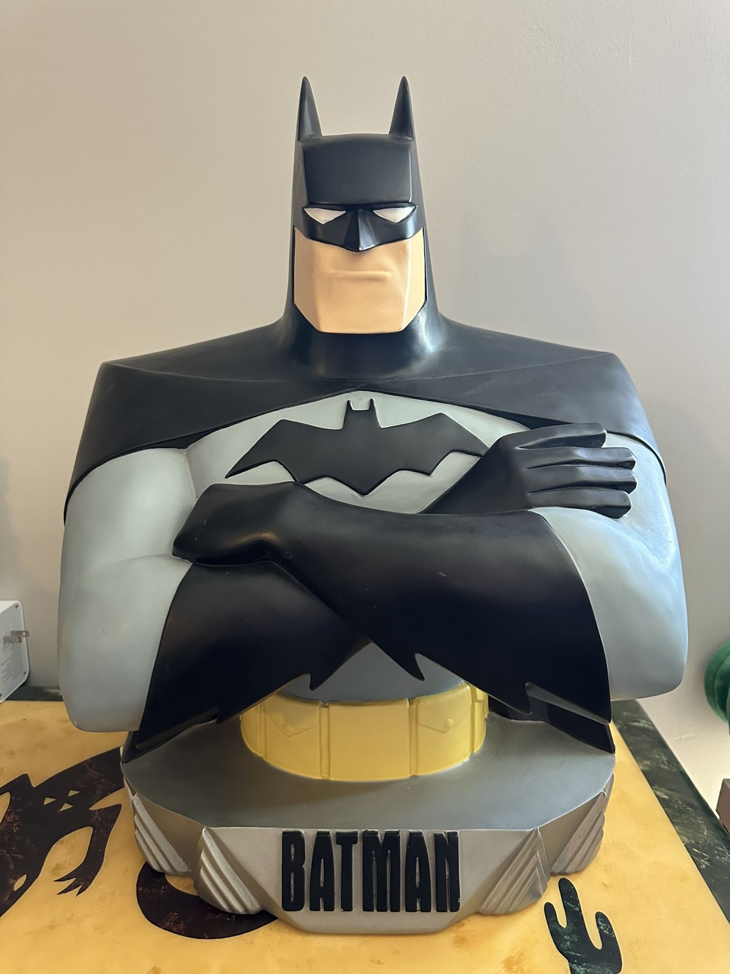 1997 Warner Bros. Studio Store Batman Bust – 17-18 Inch