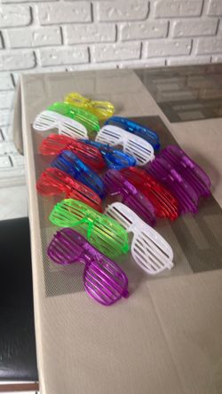 Party glasses that light up