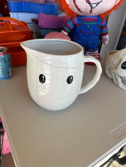 Mummy pitcher