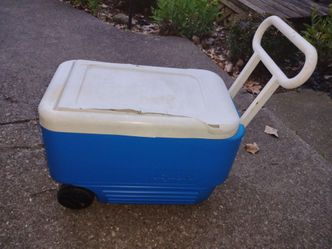 Igloo Cooler On Wheels!