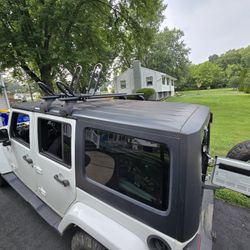 Jeep Wrangler JKU Hardtop (Rear)