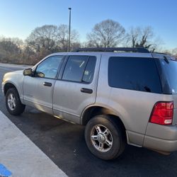 2005 Ford Explorer