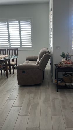 Reclining sofa