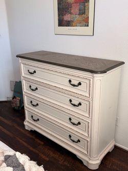 Wooden dresser🔺