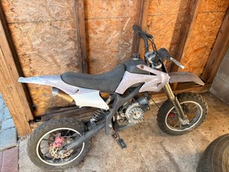 Small Dirt Bike / Pit Bike (please read the description)