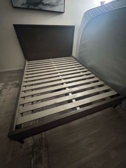 Queen Full Bedroom Set: Bed Frame, Dresser & Nightstand Set-OBO