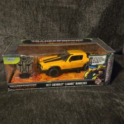 Jada TRANSFORMERS ROTB 1977 CHEVORLET CAMARO BUMBLEBEE 1/24 Scale Die-Cast 