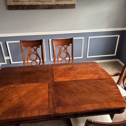 Solid Wood  Dining Table And Chairs 