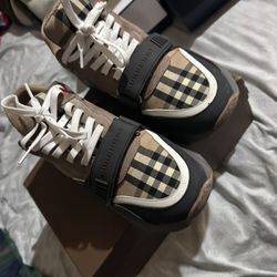 Shoes Burberry 