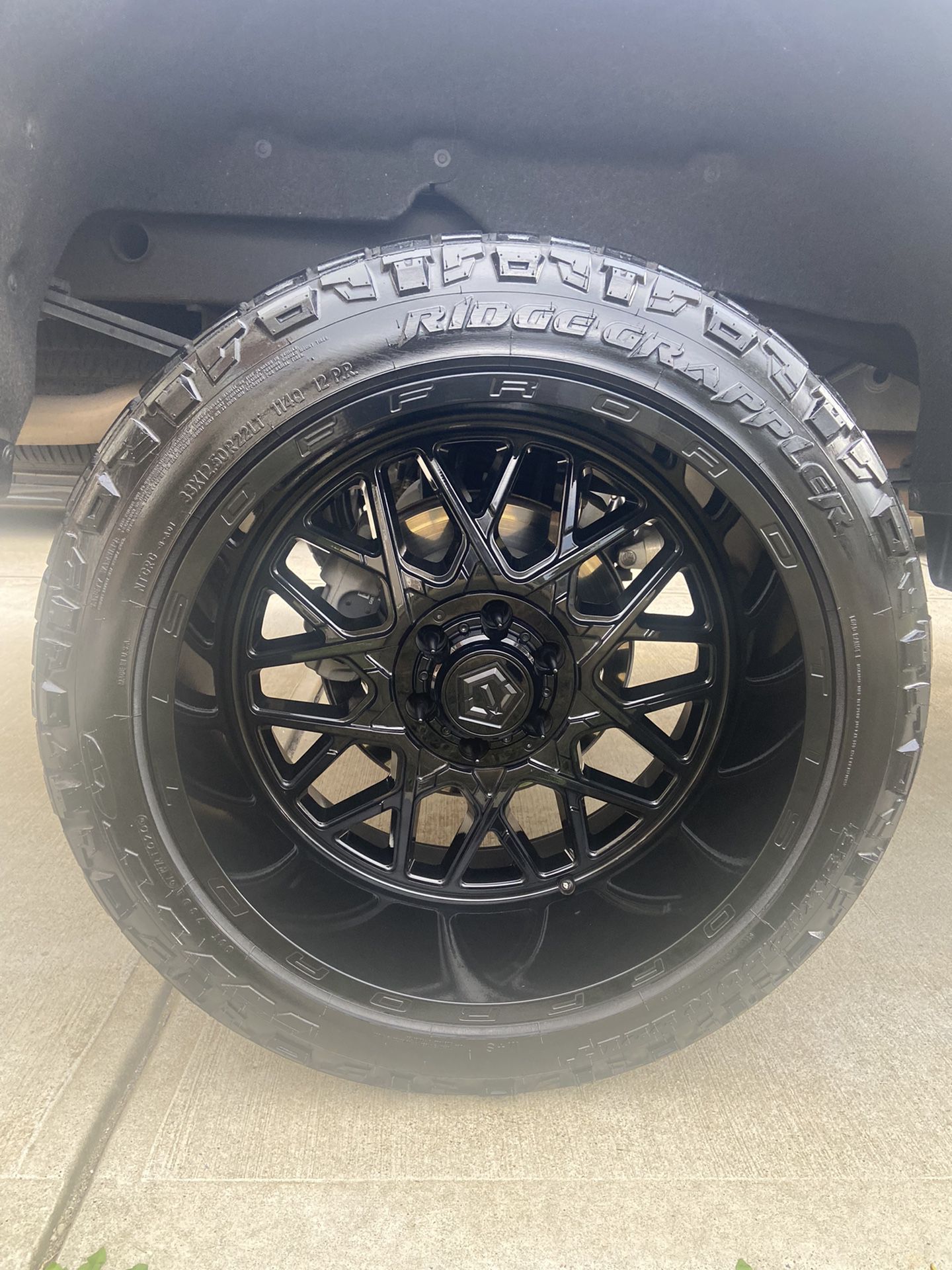 22” TIS 548 WHEELS WITH 33/12.5/22 NITTO GRAPPLER TIRES
