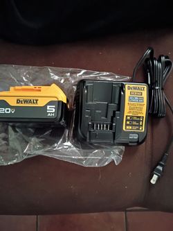 DeWalt batería de 5 horas y cargador nuevos el precio es firme