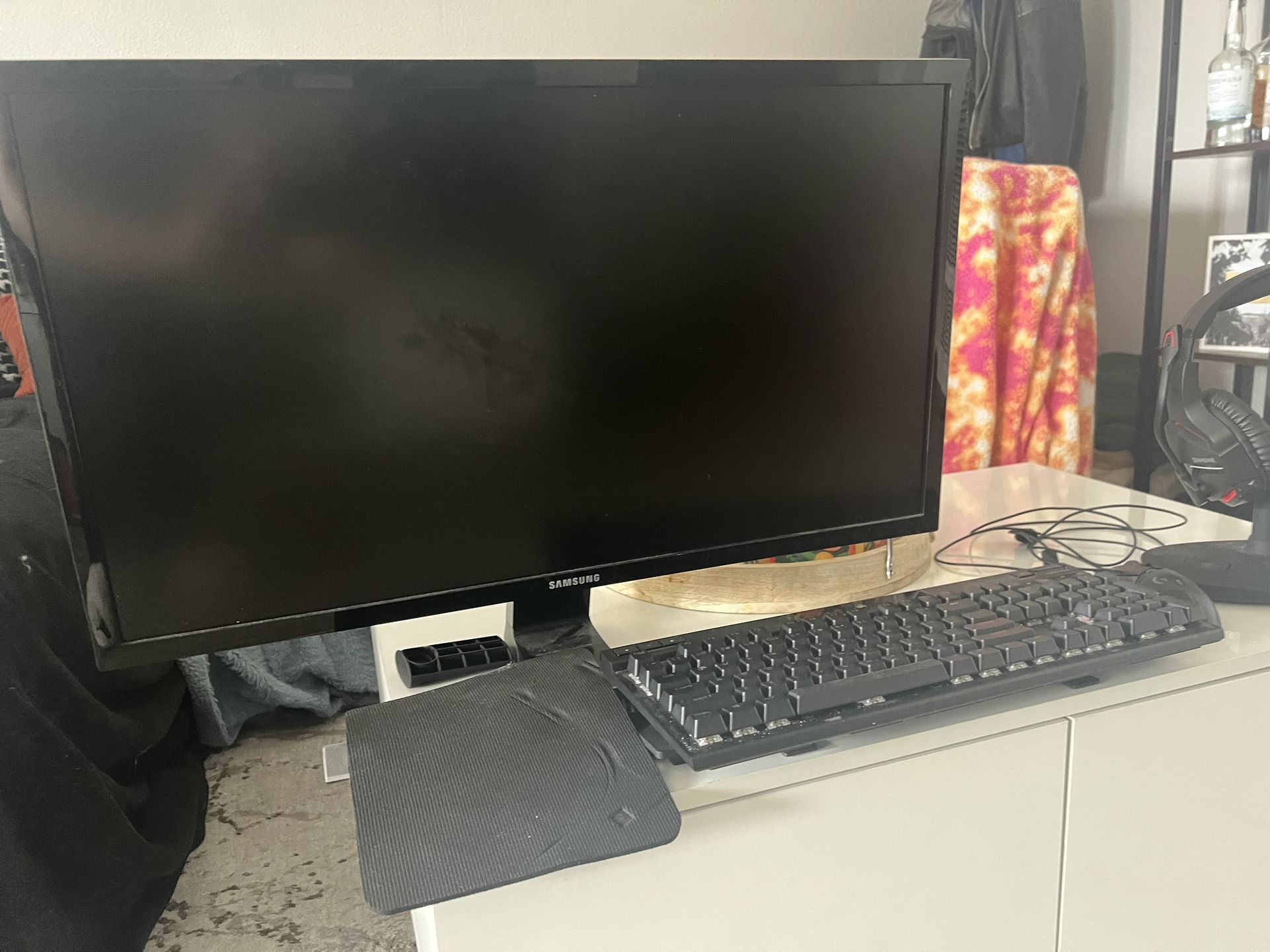 ENTIRE PC SETUP EVERYTHING INCLUDED
