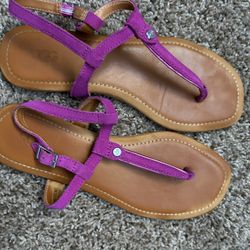 UGGS  SANDALS