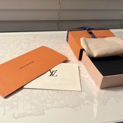 Louis Vuitton Men Bi-fold Wallet 