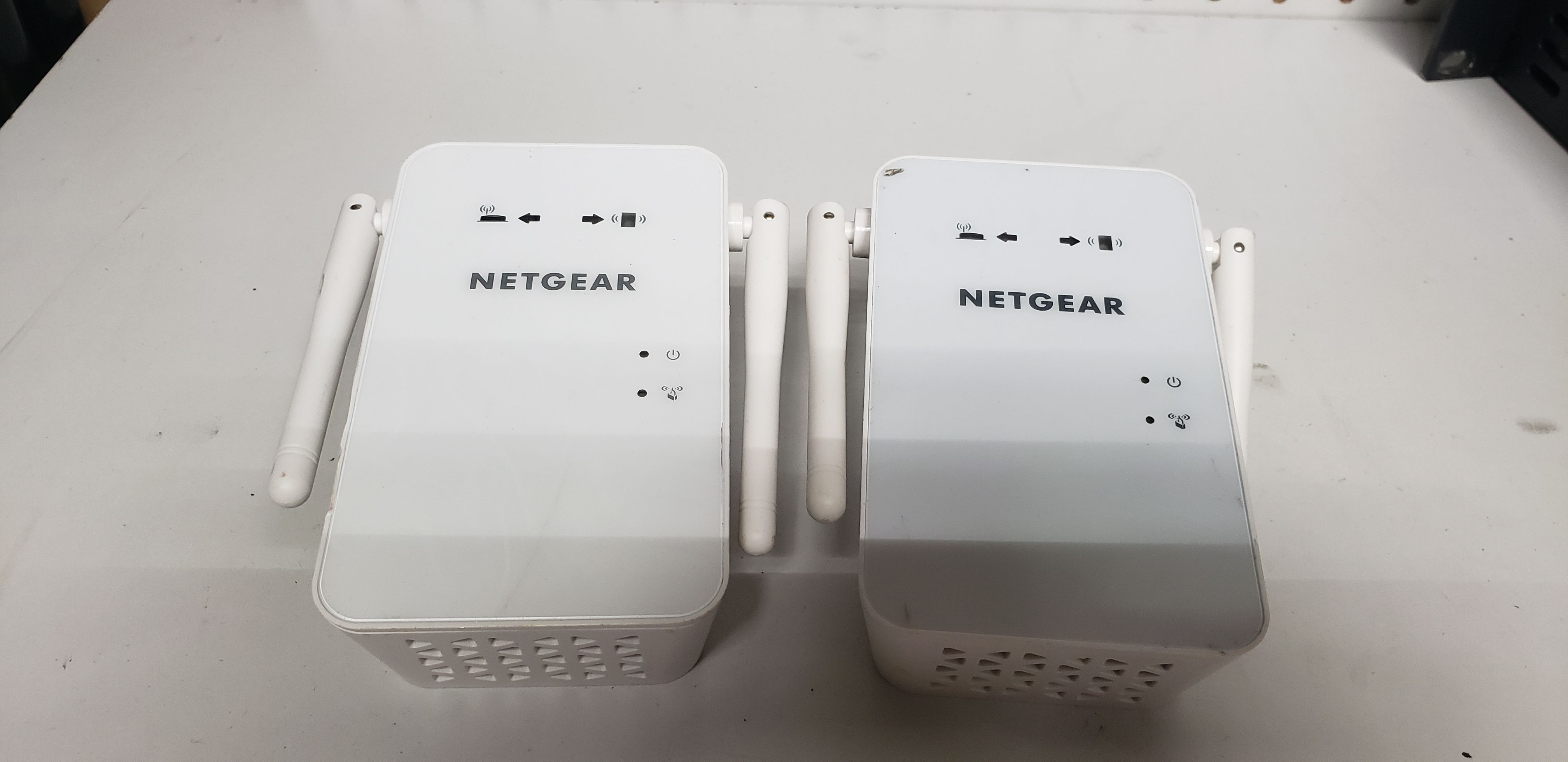 Netgear wi-fi range extender model EX6100