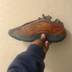 Yeezy Boost 700V3