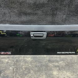 09-14 GMC Sierra 2500 Denali OEM Tailgate W/ rear view camera