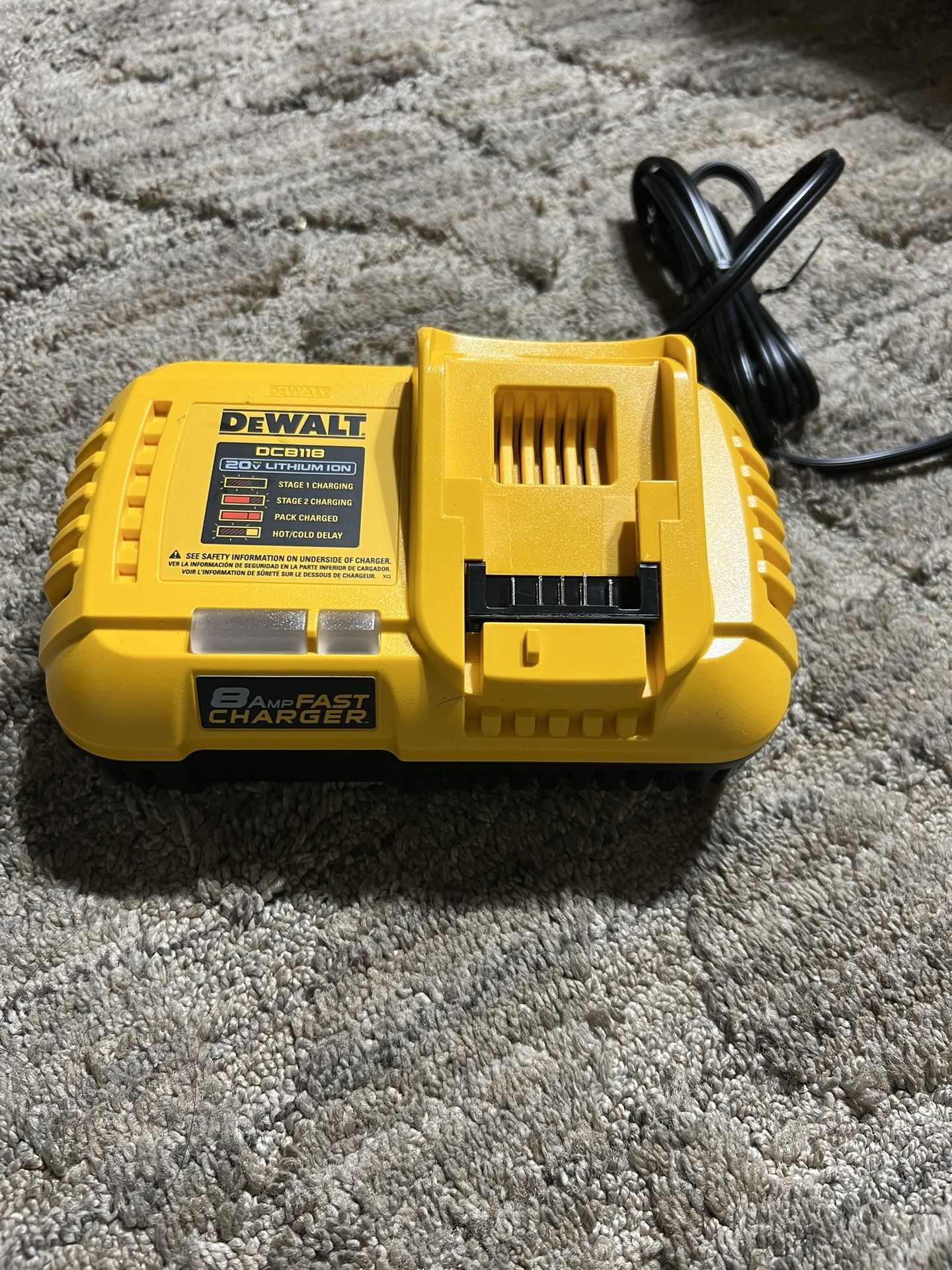 Dewalt Fast Charger 8AMP