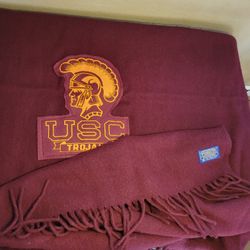 Pendleton USC Trojans 100% Wool Throw Blanket. 6' X 5" Like New. With Original Carry/ Storage Case.