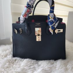 📌AVAILABLE 📌Hermes Birkin 25cm Bag Genuine Leather With A Shoulder Strap  And Twilly
