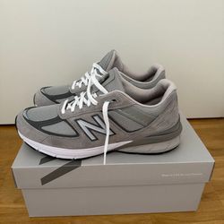 Grey New Balance 990v5