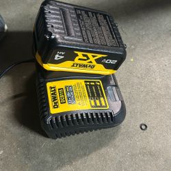 D Walt 20 Volt Max 4 Amp Battery And Charger