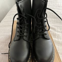 Dr Martens Size 8