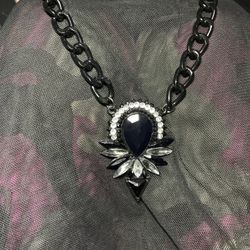 Black And Clear Gem Pendant Necklace 