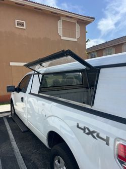 Ford f 150 bed topper 8 feet