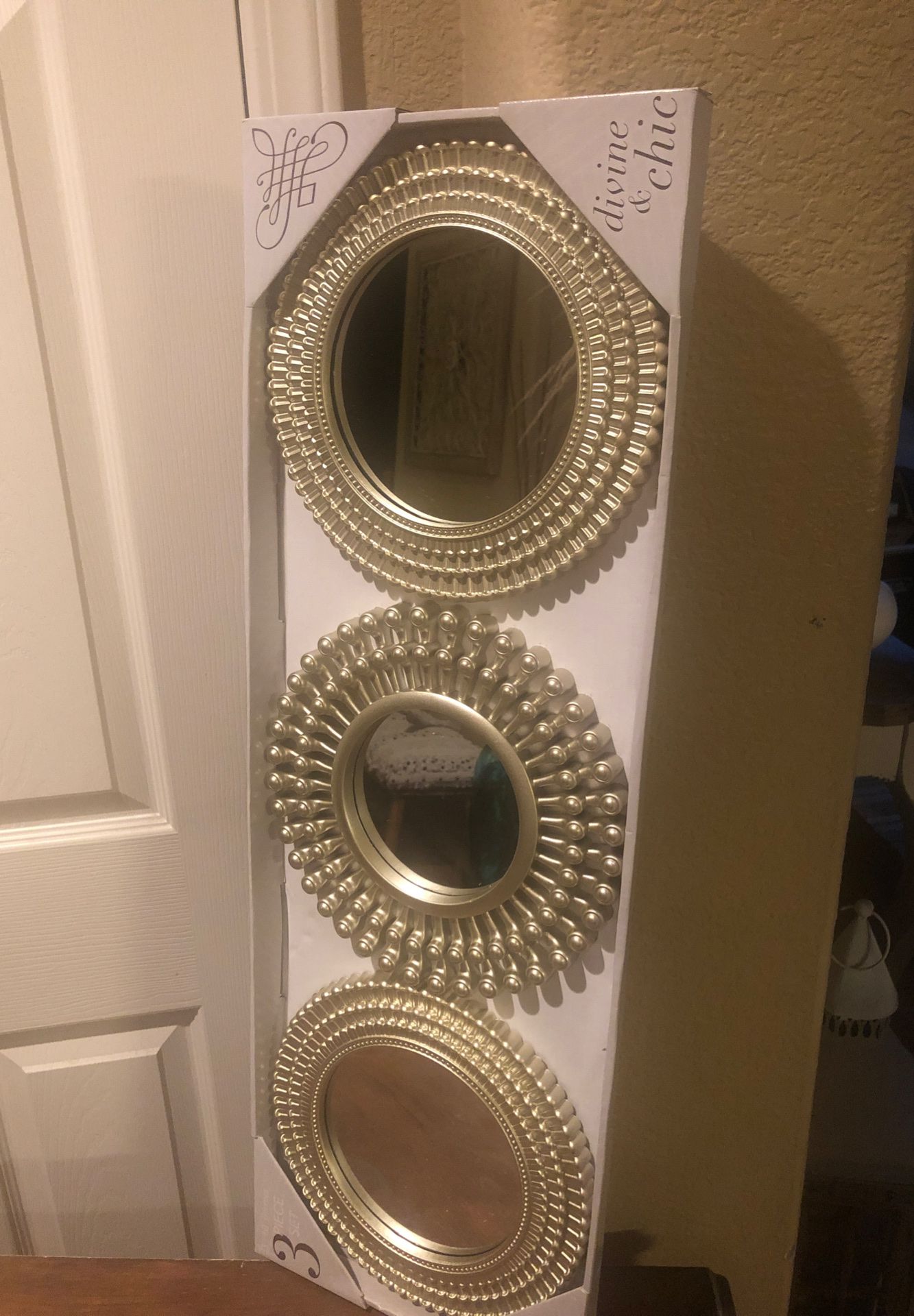 New mirror set price firm