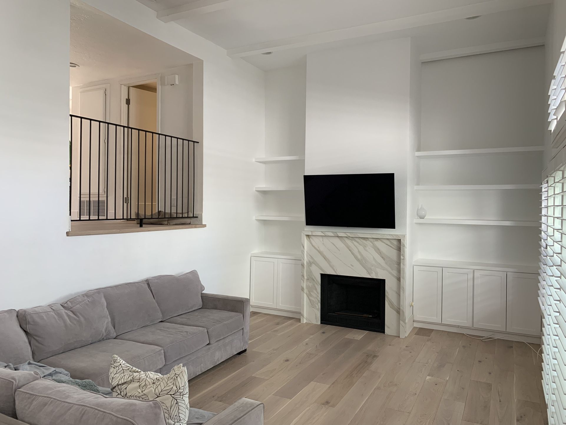 OAK HARDWOOD Floor - Hallmark ALTA VISTA LAGUNA (available)