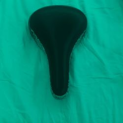 Throne seat from limited throne chad bike (white edition)