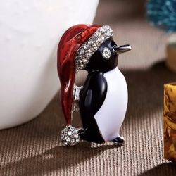 Silver Crystal PENGUIN in Red Santa Hat BROOCH PIN 🎁 GIFT