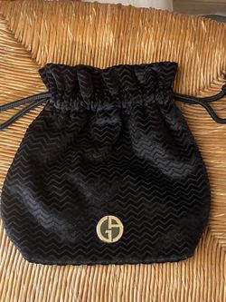 Giorgio Armani Black Velvet Pouch 🖤✨ Excellent condition. Gold GA logo. $35 💵 Great for makeup, jewelry or accessories.