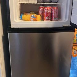 Mini Fridge 
