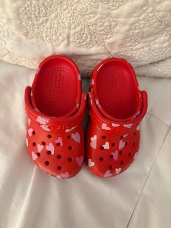 Crocs Classic Clogs Red Heart Print