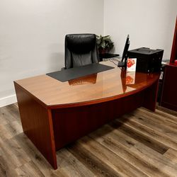 Desk & shelf