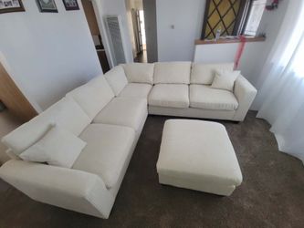 New Sectional Couch with Ottoman! Free Delivery 🚚! Free Assembly!