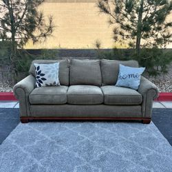 *Like New* Immaculate 7ft Sofa (Free Delivery 🚚)