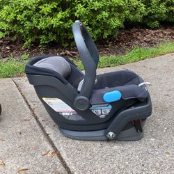Uppababy Car sit With Base