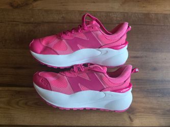 New balance 3447 figs pink shoes size 7/2 new in box