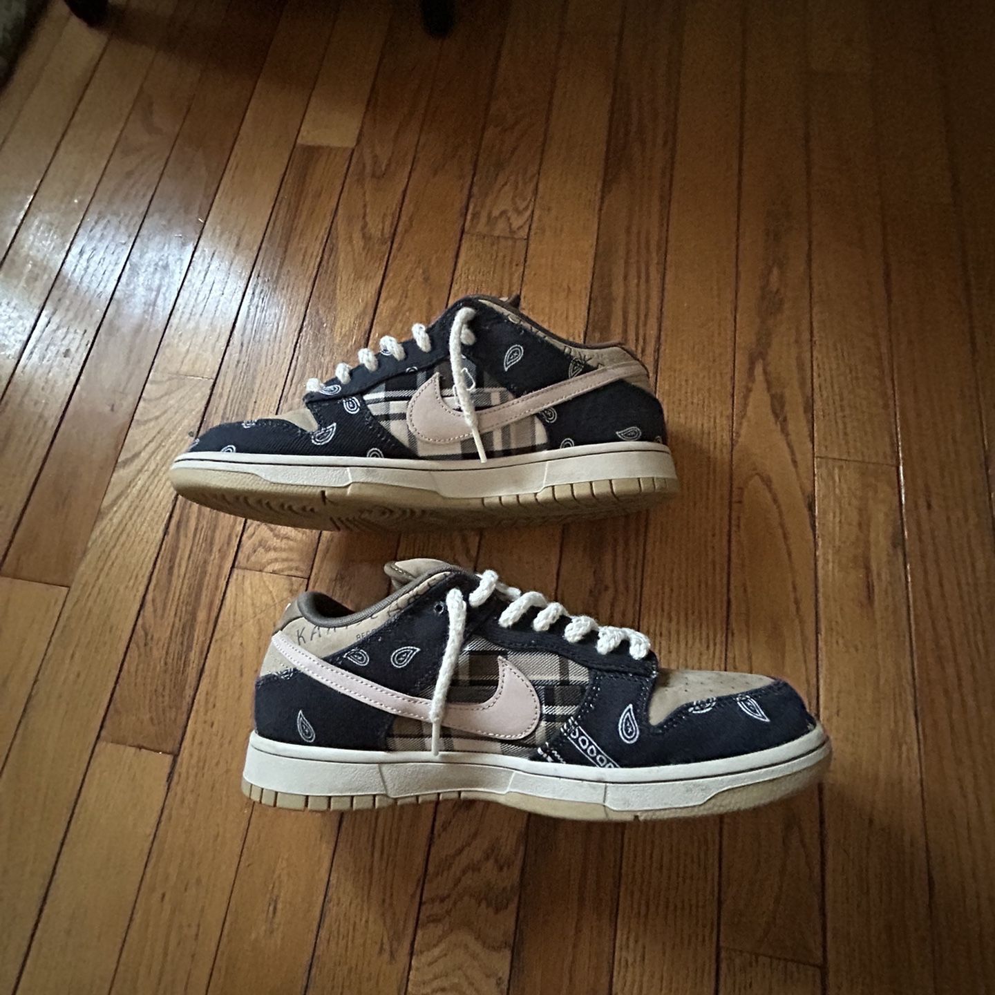 Nike SB Dunk Low Travis Scott (Special Box)