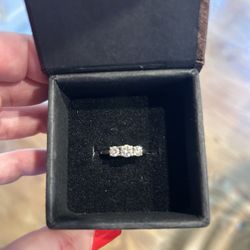 Earth Mined Diamond Ring 0.75ct 14K White Gold 3-Stone Engagement / Anniversary