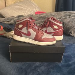 Air Jordan 1 Mid Cherry Red