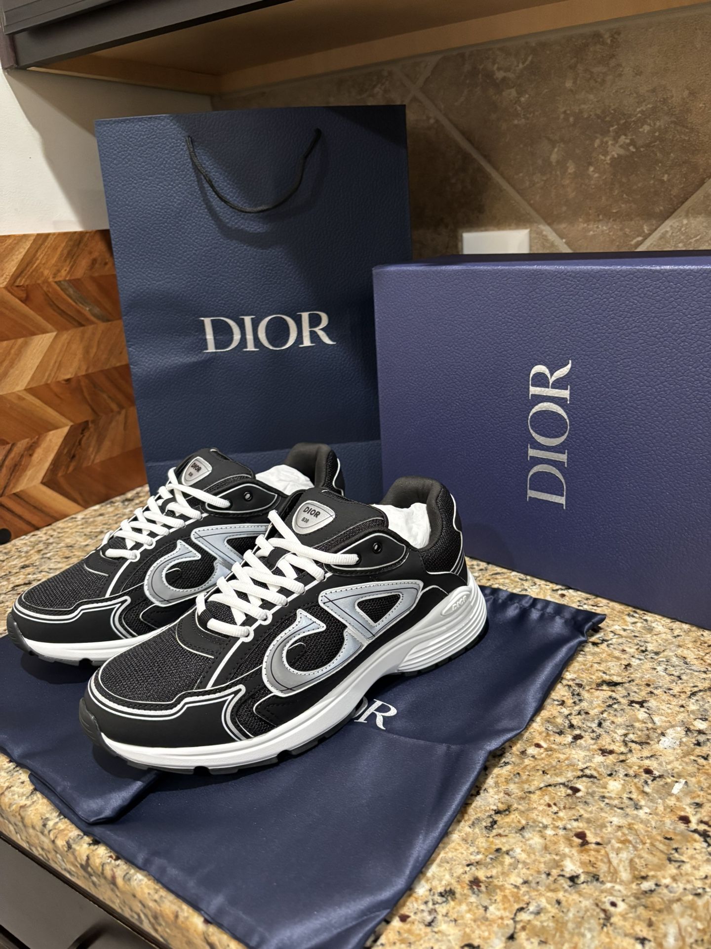 Dior B30