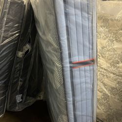 Full Size Mattress Sealy Posturepedic Mattress 